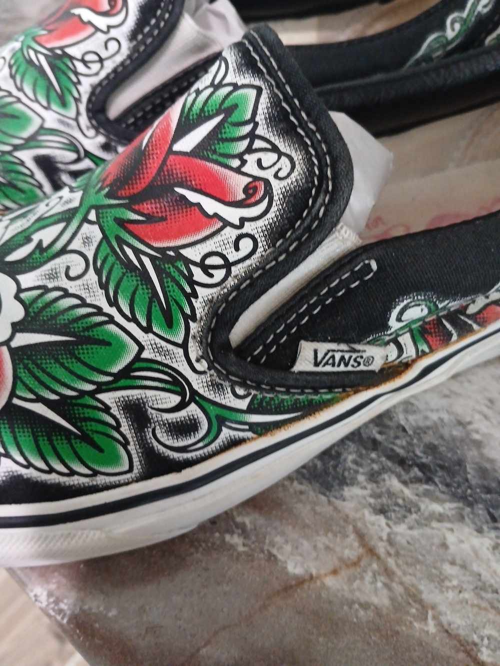 Vans Black Slip-On Loafers with Red Rose Tattoo Leaf Graphic Vintage Y2K - Picture 11 of 12